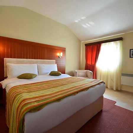 City 5 Hotel Tirana Extérieur photo
