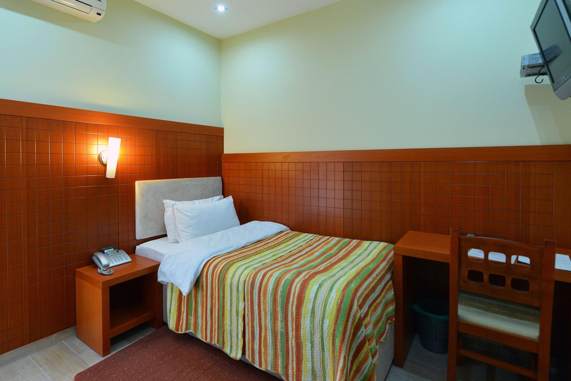 City 5 Hotel Tirana Extérieur photo