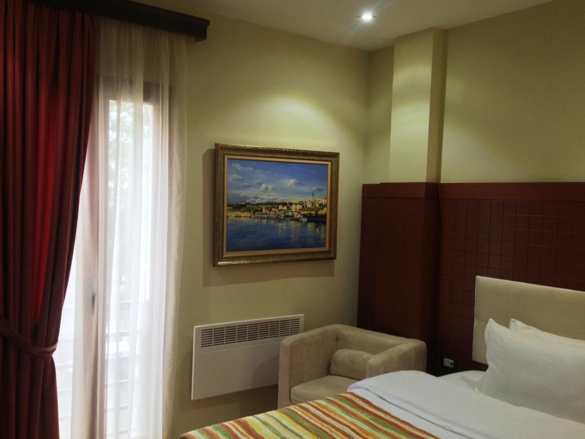 City 5 Hotel Tirana Extérieur photo