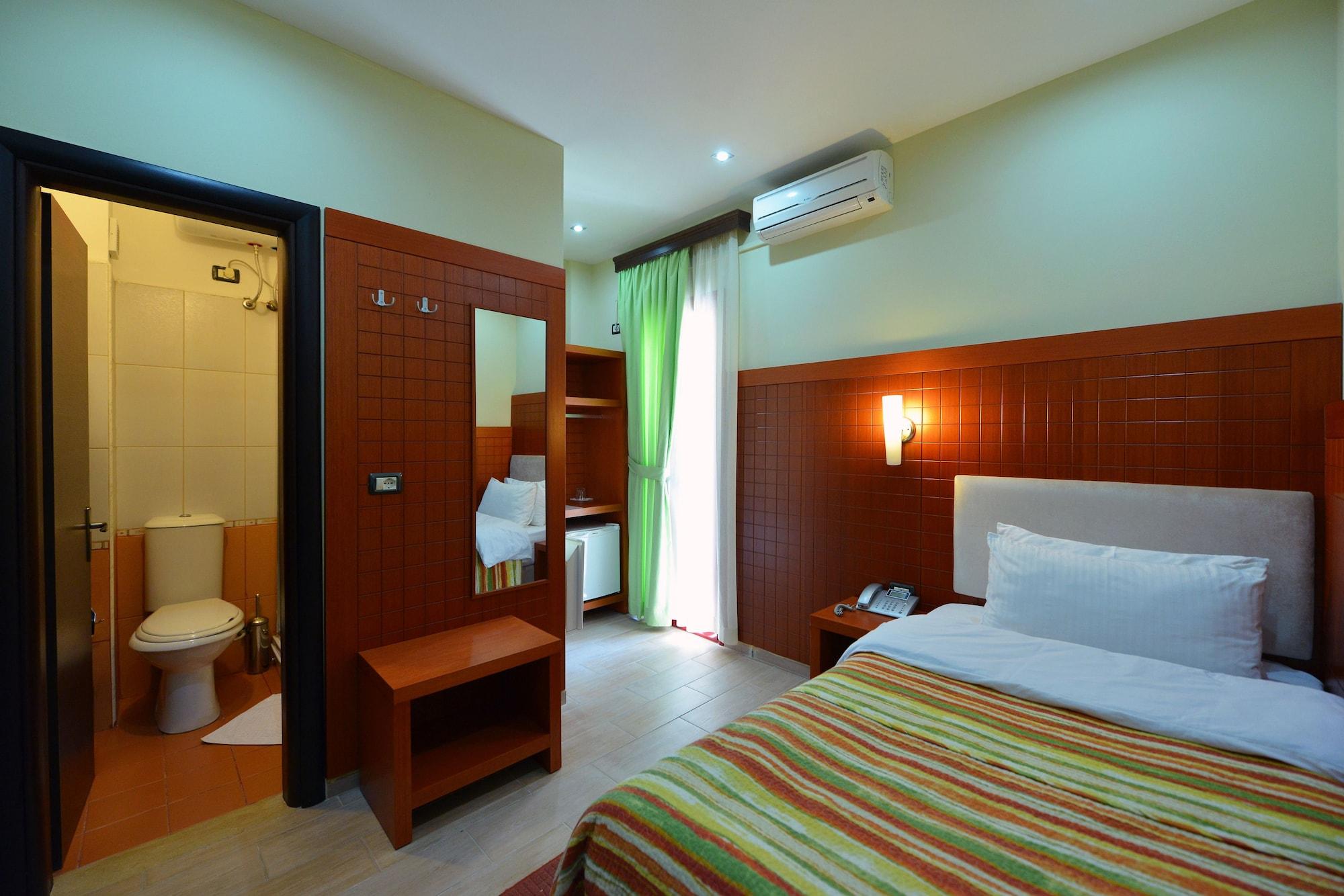 City 5 Hotel Tirana Extérieur photo