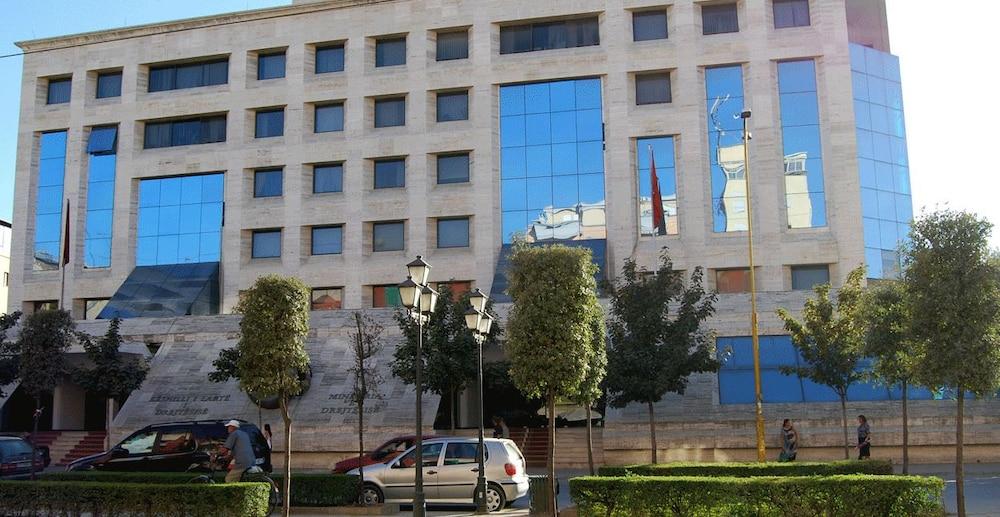 City 5 Hotel Tirana Extérieur photo