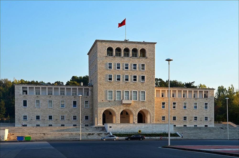 City 5 Hotel Tirana Extérieur photo