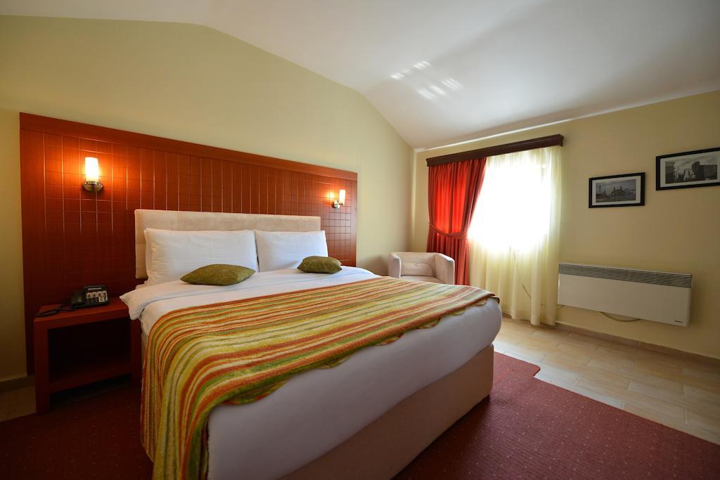 City 5 Hotel Tirana Extérieur photo