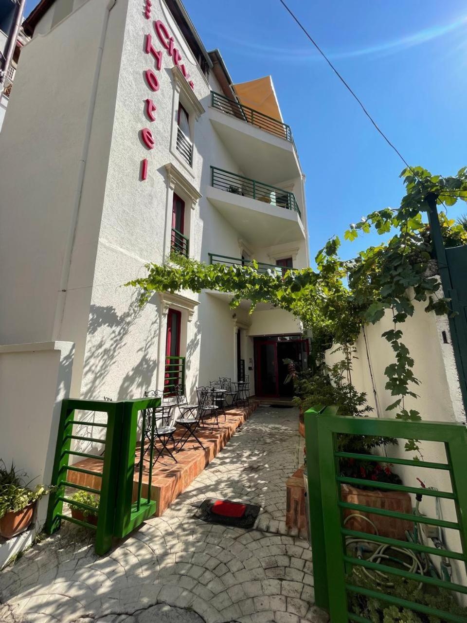 City 5 Hotel Tirana Extérieur photo