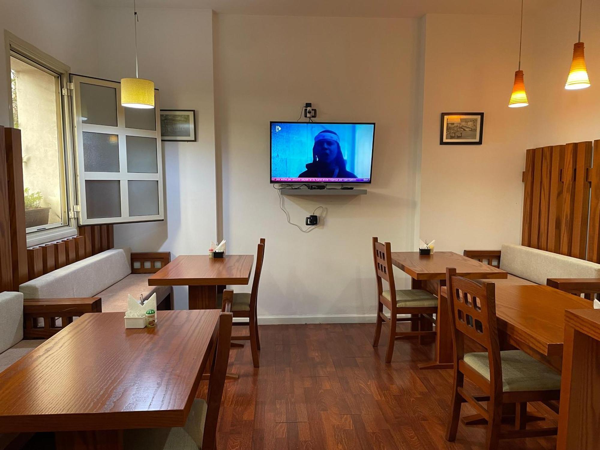 City 5 Hotel Tirana Extérieur photo