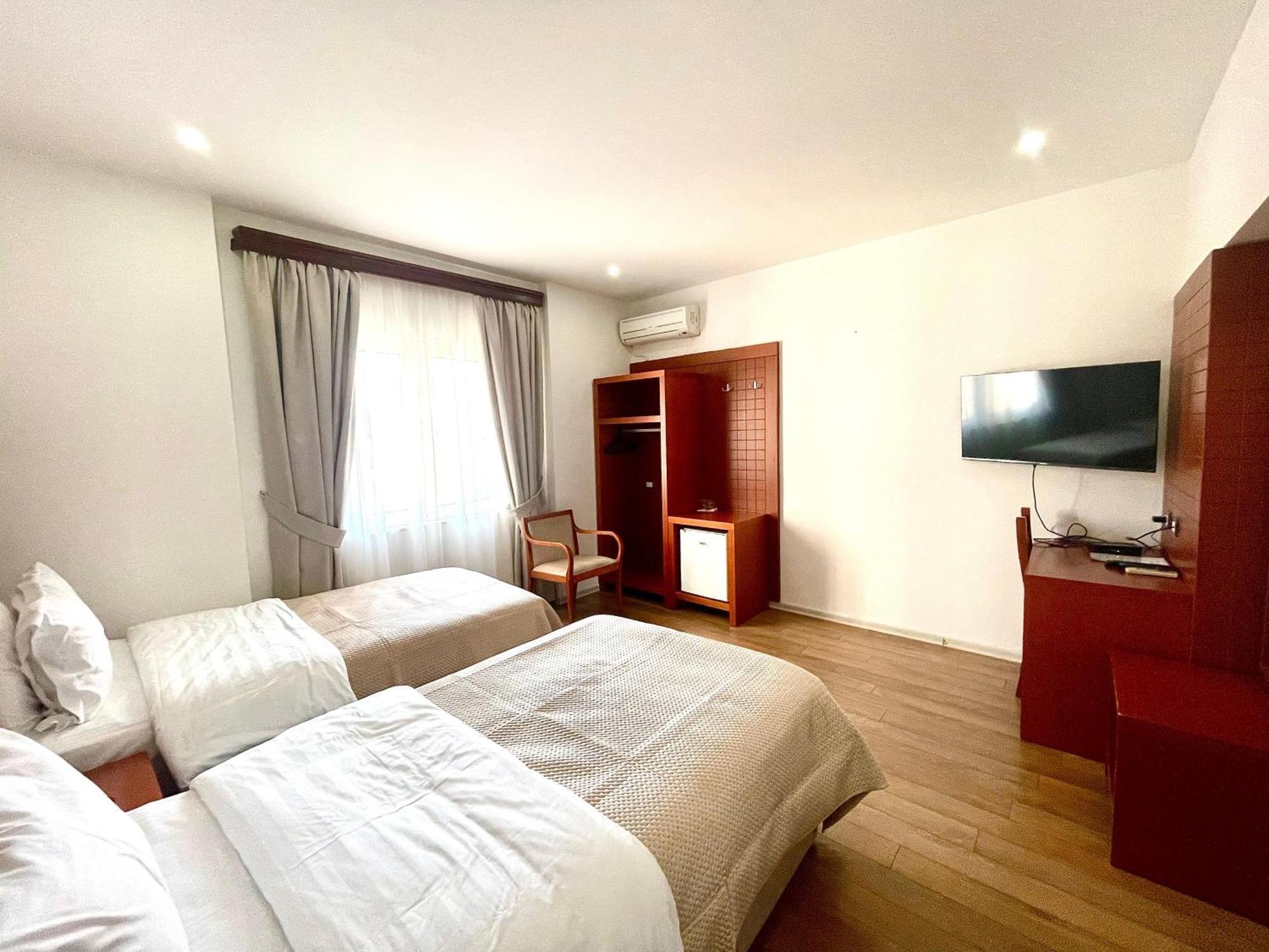 City 5 Hotel Tirana Extérieur photo