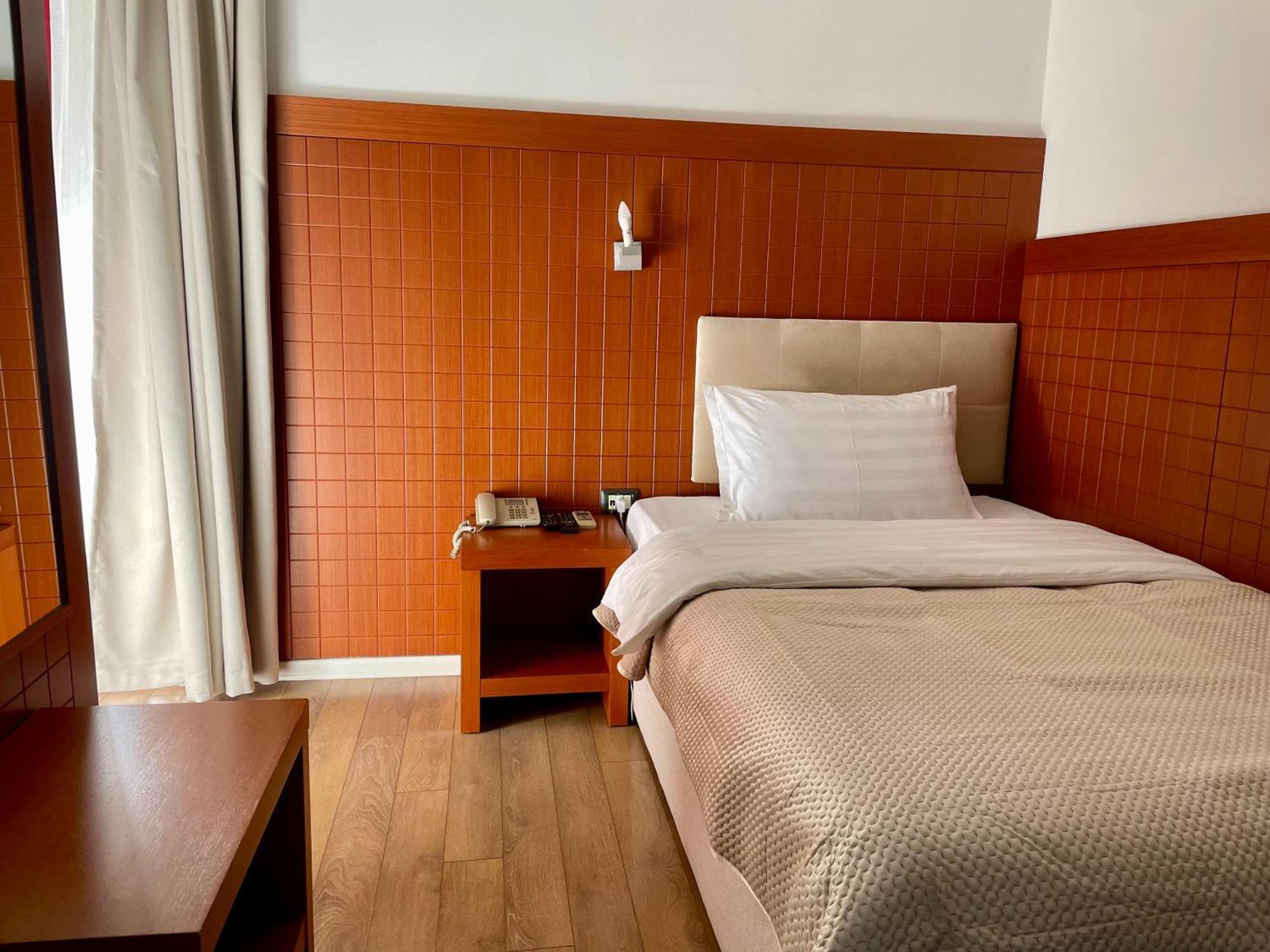 City 5 Hotel Tirana Extérieur photo
