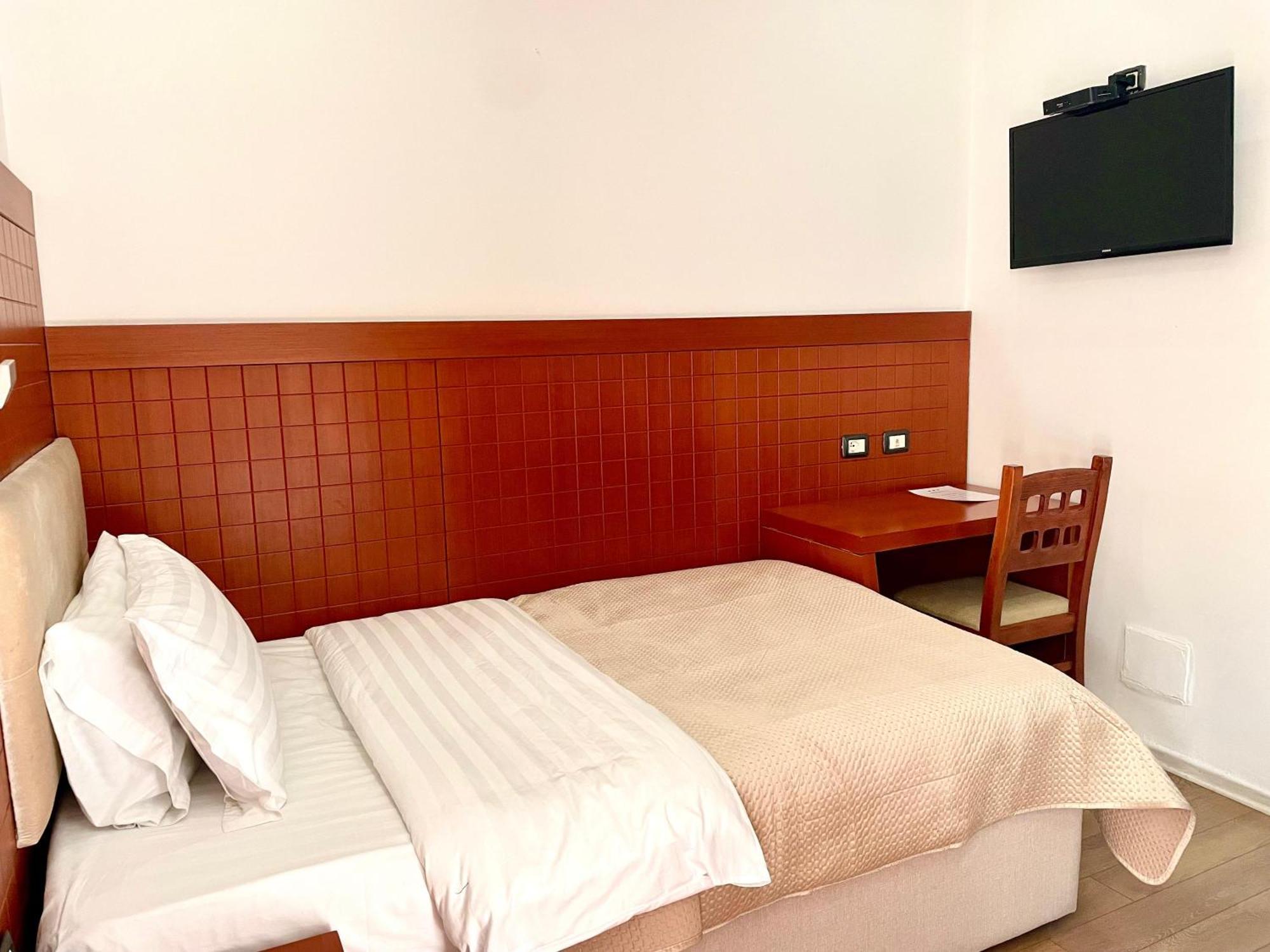 City 5 Hotel Tirana Extérieur photo