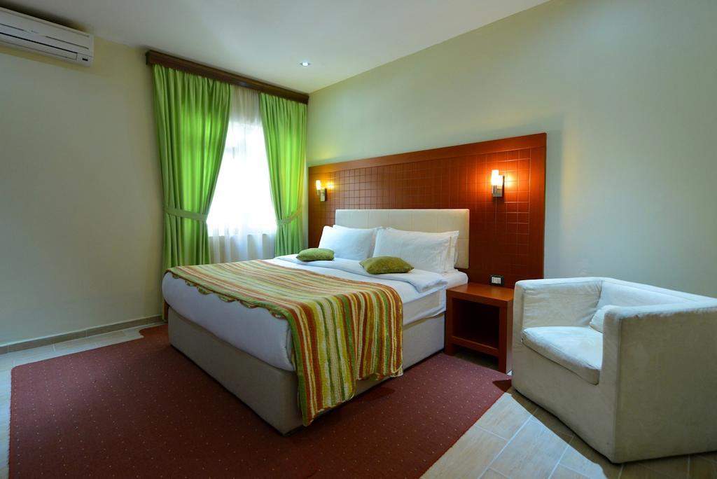 City 5 Hotel Tirana Extérieur photo
